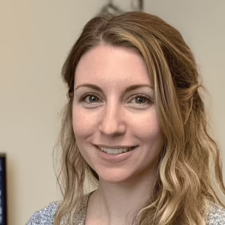 Ana, Online-Physiotherapie-Patientin